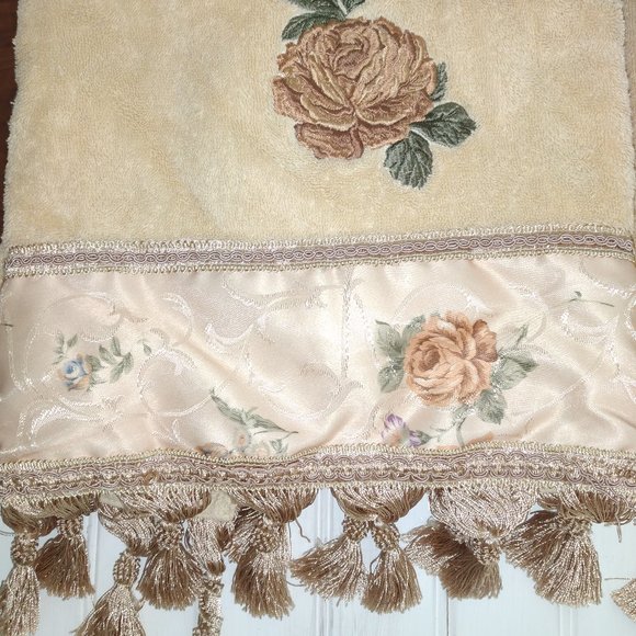 Decorative fancy gold bath towels 6pc - Picture 2 of 14